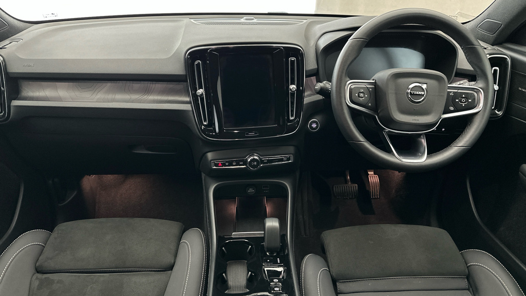 Volvo XC40 1.5H T5 Recharge 10.7Kwh Ultimate Dark Suv #14