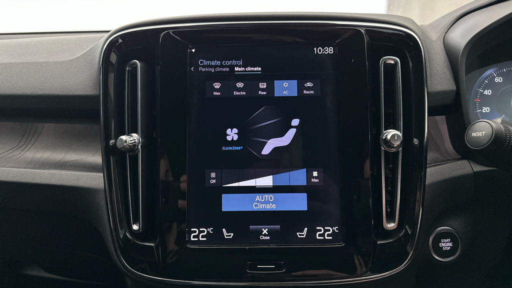 Volvo XC40 1.5H T5 Recharge 10.7Kwh Ultimate Dark Suv #16