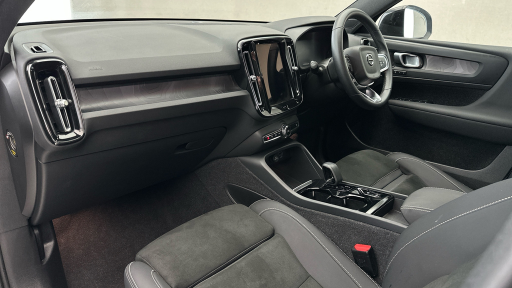 Volvo XC40 1.5H T5 Recharge 10.7Kwh Ultimate Dark Suv #13