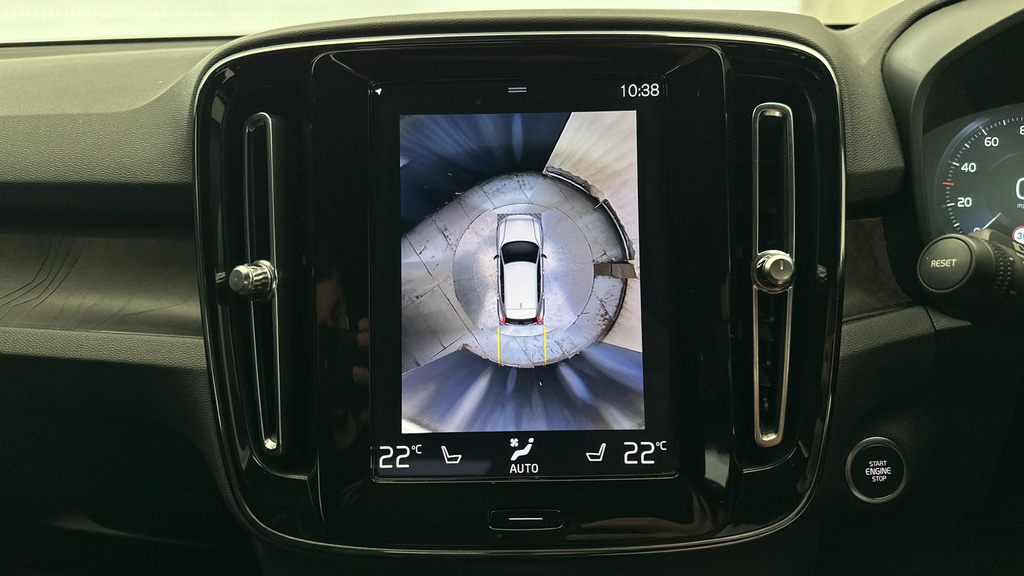 Volvo XC40 1.5H T5 Recharge 10.7Kwh Ultimate Dark Suv #17
