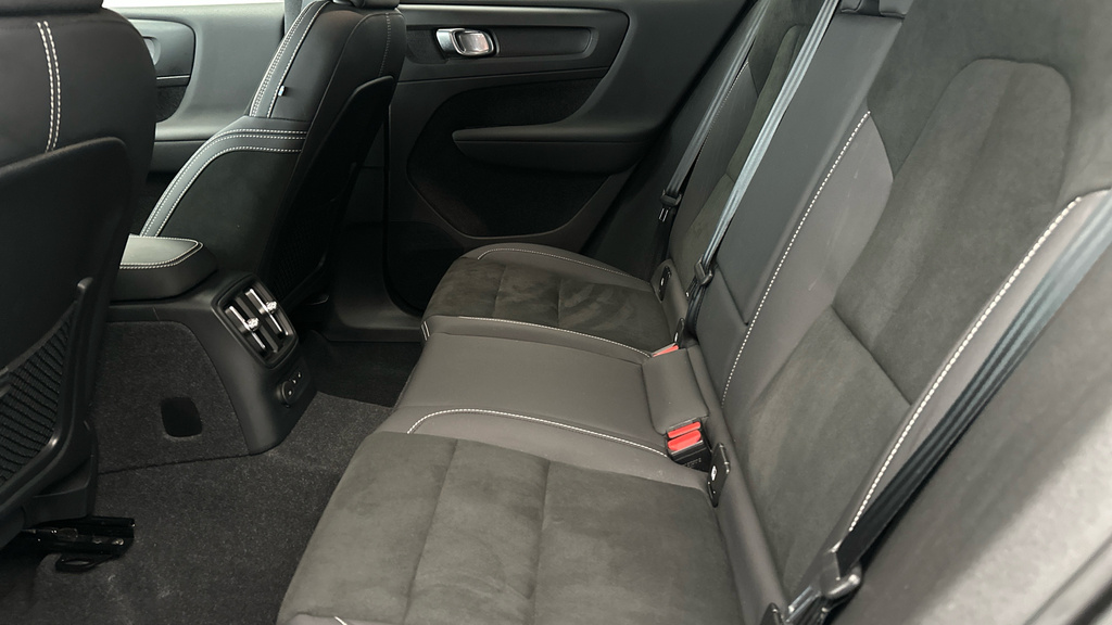 Volvo XC40 1.5H T5 Recharge 10.7Kwh Ultimate Dark Suv #21