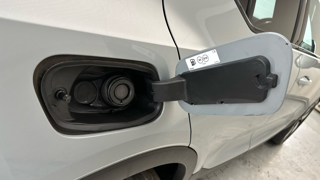 Volvo XC40 1.5H T5 Recharge 10.7Kwh Ultimate Dark Suv #28