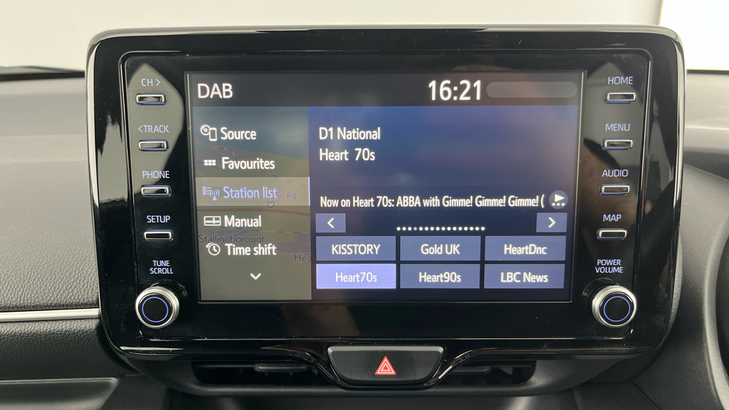 Toyota Yaris 1.5 Vvt-h Design E-cvt Euro 6 Ss Brown #17