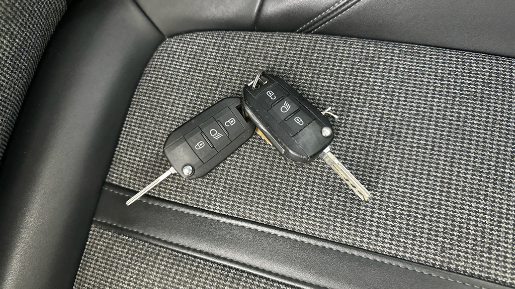 Peugeot 3008 Allure Grey #27