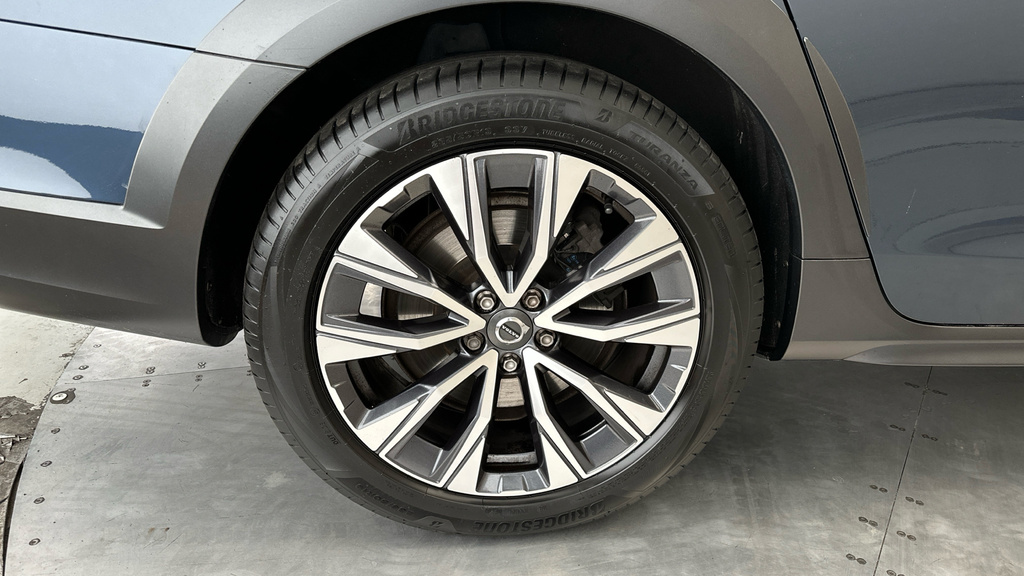 Volvo V90 Cross Country B5d Cross Country Plus Awd Silver #27