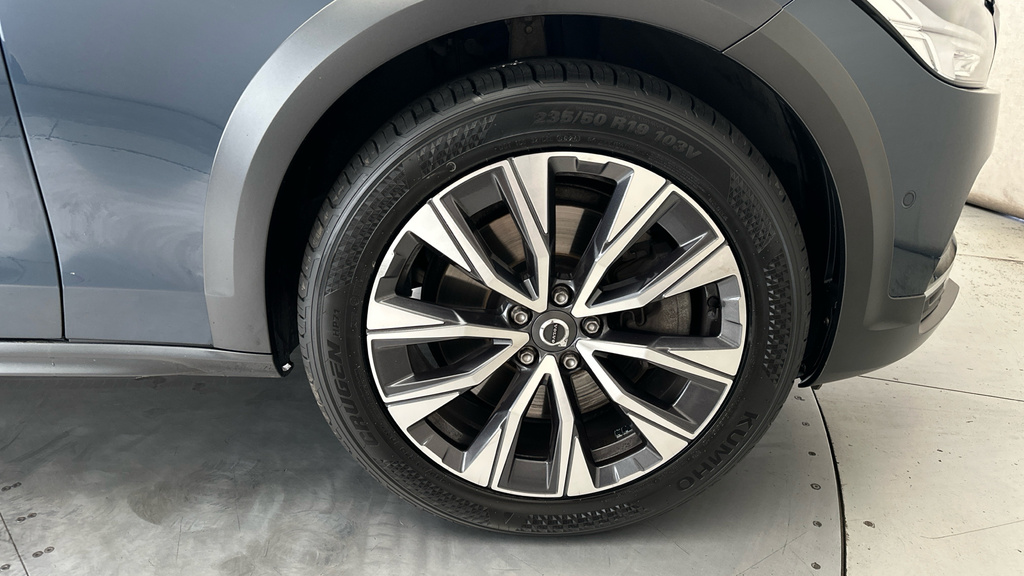 Volvo V90 Cross Country B5d Cross Country Plus Awd Silver #28