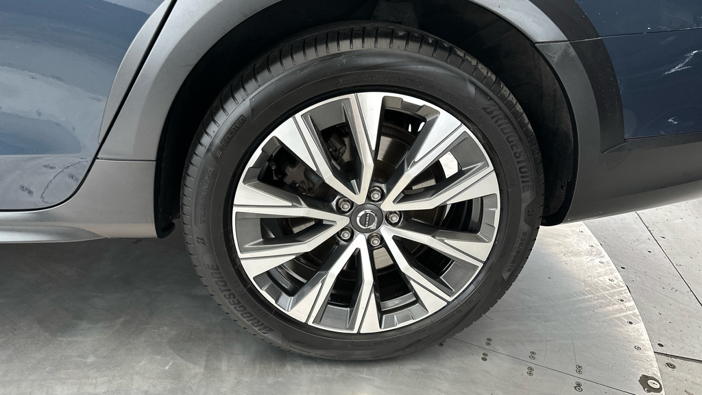Volvo V90 Cross Country B5d Cross Country Plus Awd Silver #26