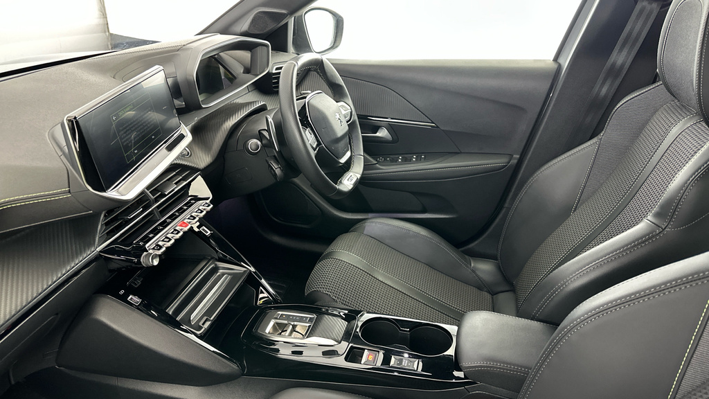 Peugeot 208 1.5 Allure Premium Blueh Red #29
