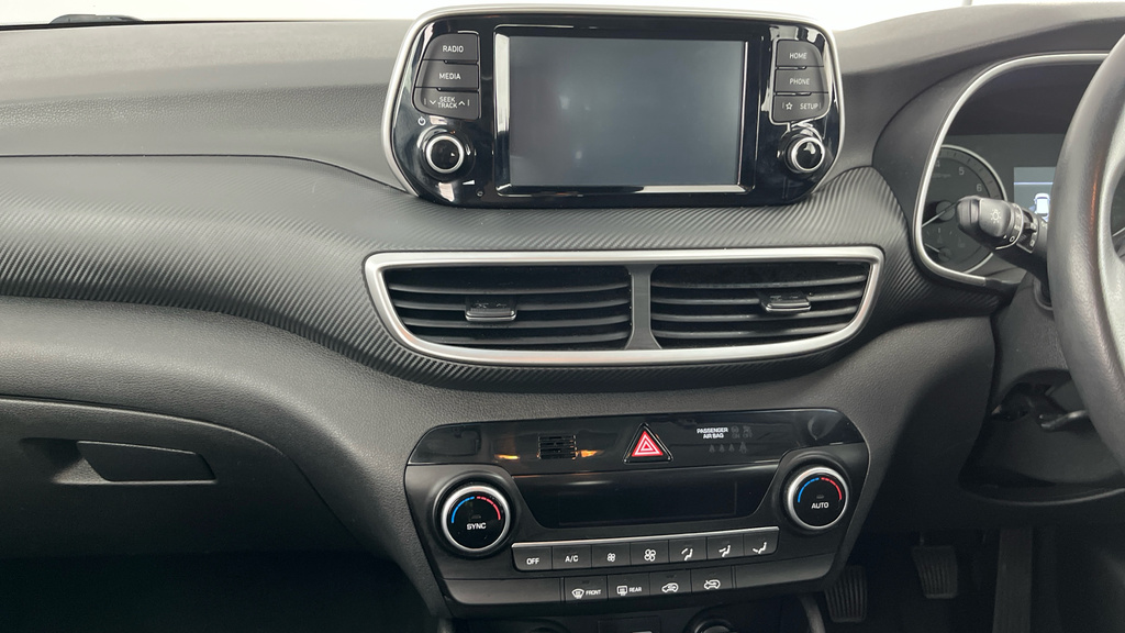Hyundai Tucson 1.6 Gdi Se Nav 2Wd White #17