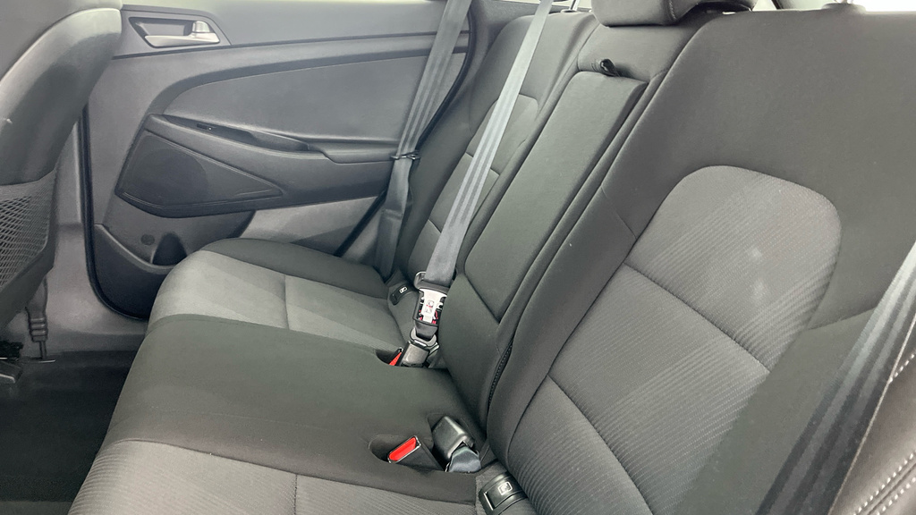 Hyundai Tucson 1.6 Gdi Se Nav 2Wd White #19