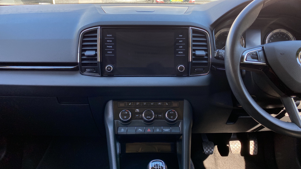 Skoda Karoq Suv 2.0Tdi 150Ps Scr 4X4 Edition Dsg Blue #18