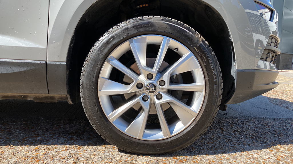 Skoda Karoq Suv 2.0Tdi 150Ps Scr 4X4 Edition Dsg Blue #32