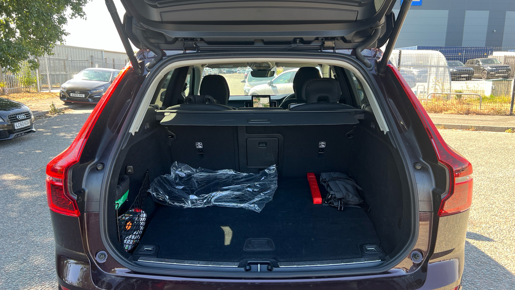 Volvo XC60 B5 247Bhp Ultra Dark Awd Mild Hybrid - B Black #19