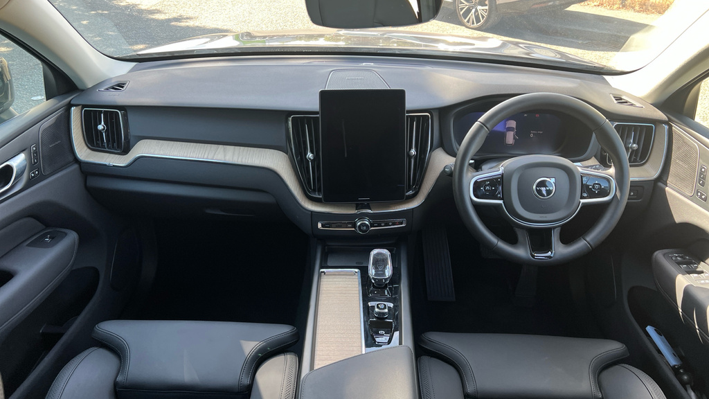 Volvo XC60 B5 247Bhp Ultra Dark Awd Mild Hybrid - B Black #11