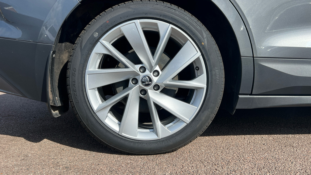 Skoda ENYAQ 80 Sportline Plus Black #25