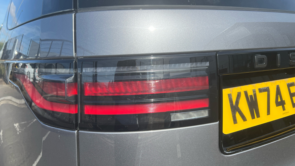 Land Rover Discovery 1.5 P300e Dynamic Se 5 Seat 2024 Black #30