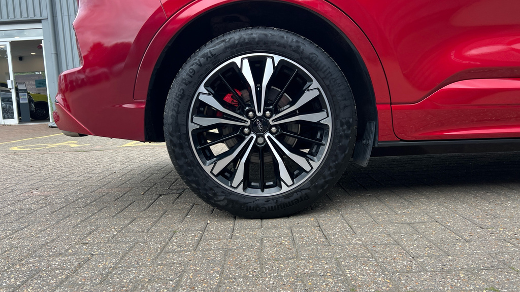 Ford Kuga 2.5H Fhev St-line X Edition Cvt In Lucid Red Red #26