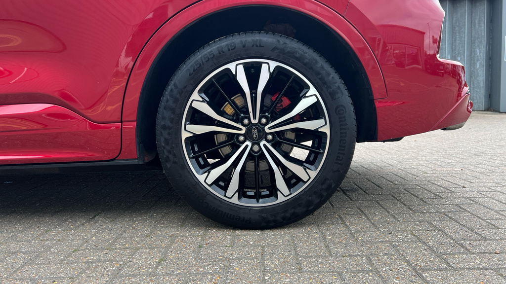 Ford Kuga 2.5H Fhev St-line X Edition Cvt In Lucid Red Red #27