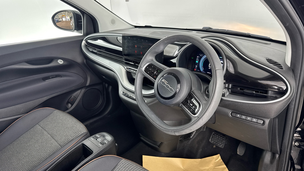 Fiat 500E Fiat 500E 42Kwh La Prima Gold #9