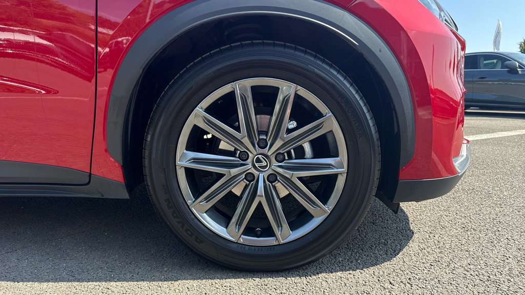 Lexus LBX 1.5 Vvt-ie Takumi Suv Hybrid E-cvt Euro Red #20