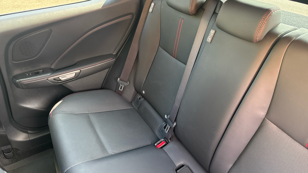 Lexus LBX 1.5 Vvt-ie Takumi Suv Hybrid E-cvt Euro Red #14