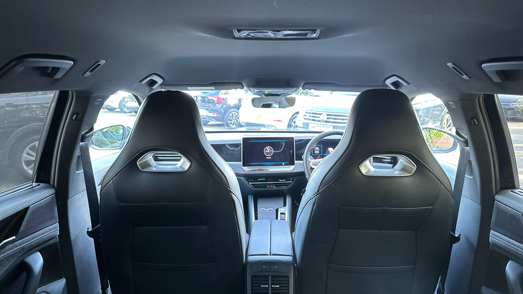 Volkswagen Passat Volkswagen Passat Estate 1.5 Tsi Ehybrid R-line Black #48