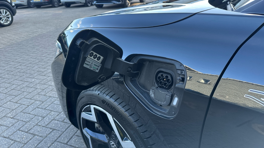 Volkswagen Passat Volkswagen Passat Estate 1.5 Tsi Ehybrid R-line Black #22