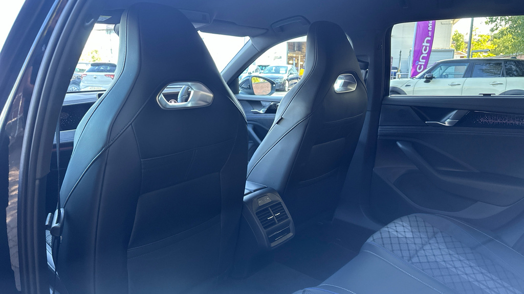 Volkswagen Passat Volkswagen Passat Estate 1.5 Tsi Ehybrid R-line Black #27