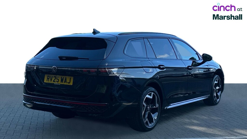 Volkswagen Passat Volkswagen Passat Estate 1.5 Tsi Ehybrid R-line Black #3