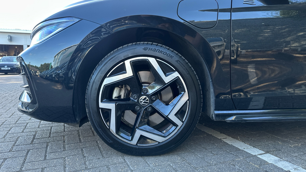 Volkswagen Passat Volkswagen Passat Estate 1.5 Tsi Ehybrid R-line Black #17