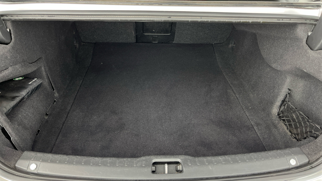 Volvo S90 Volvo Saloon 2.0 D4 Momentum Geartronic Grey #25