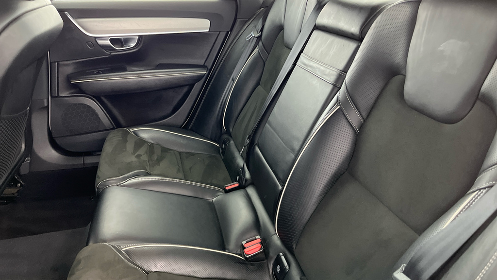 Volvo S90 Volvo Saloon 2.0 D4 Momentum Geartronic Grey #24