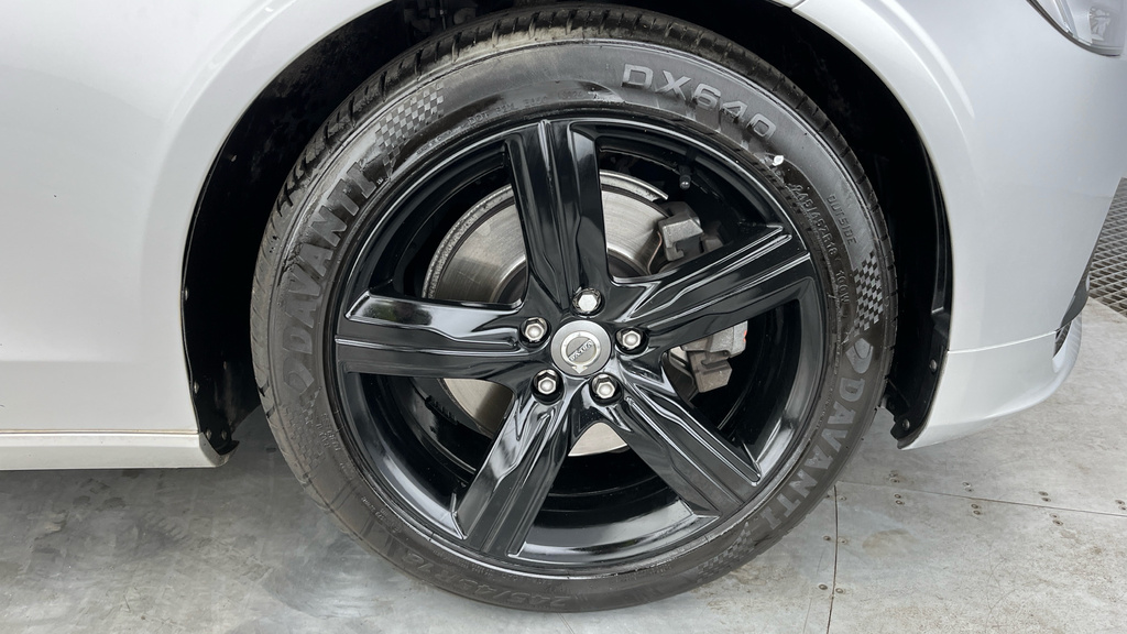 Volvo S90 Volvo Saloon 2.0 D4 Momentum Geartronic Grey #30