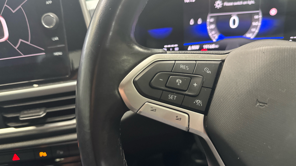 Volkswagen T-Roc 1.5 Tsi R-line Dsg Black #32