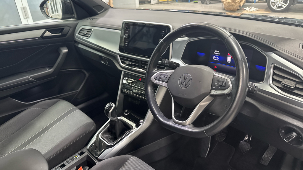 Volkswagen T-Roc 1.5 Tsi R-line Dsg Black #9