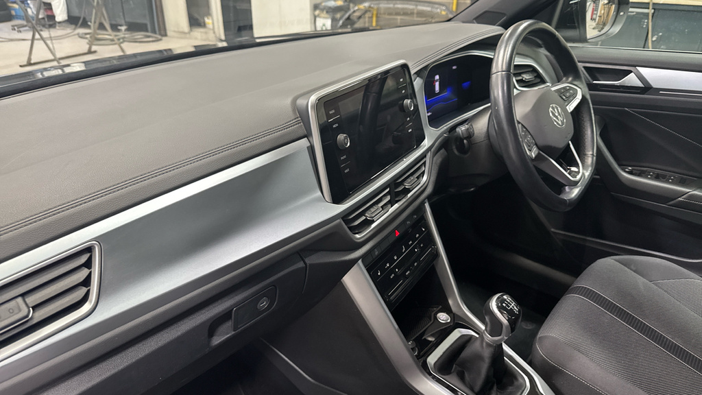 Volkswagen T-Roc 1.5 Tsi R-line Dsg Black #10