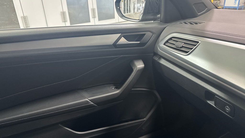 Volkswagen T-Roc 1.5 Tsi R-line Dsg Black #22