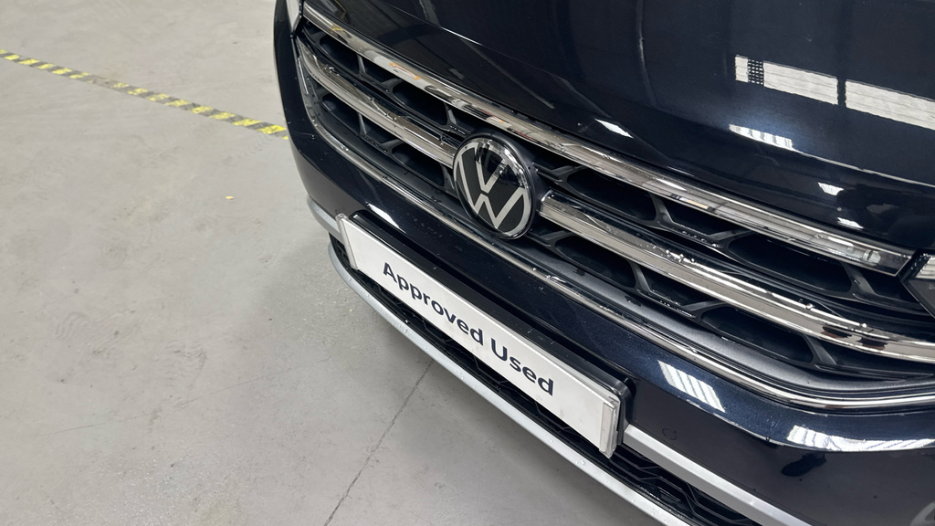 Volkswagen T-Roc 1.5 Tsi R-line Dsg Black #47