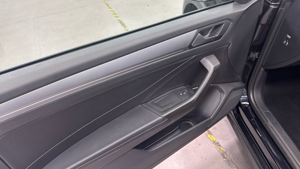 Volkswagen T-Roc 1.5 Tsi R-line Dsg Black #43