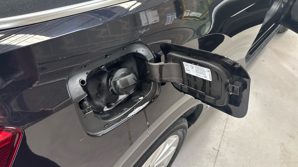 Volkswagen T-Roc 1.5 Tsi R-line Dsg Black #31