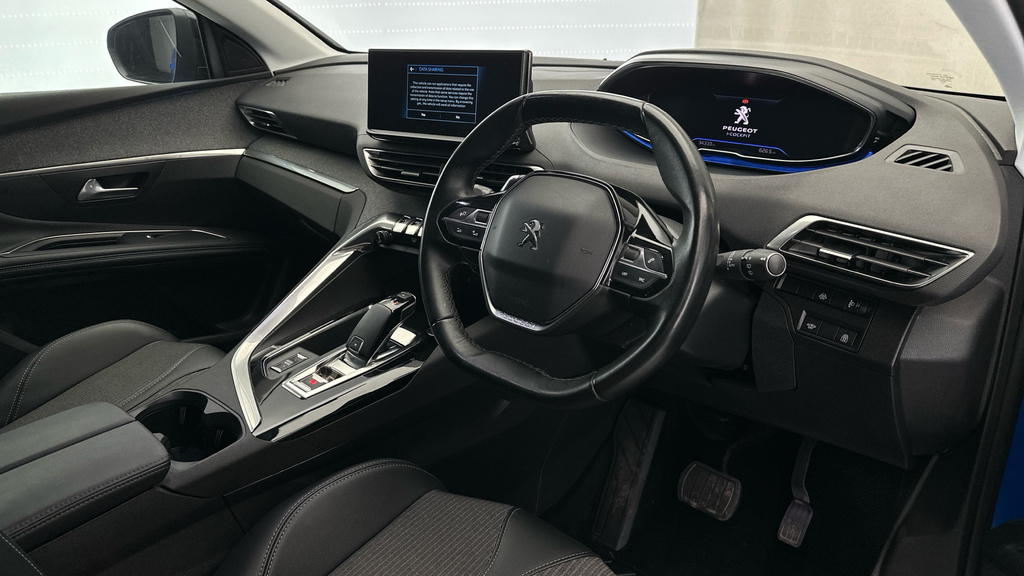 Peugeot 3008 1.2 Puretech Allure Black #11