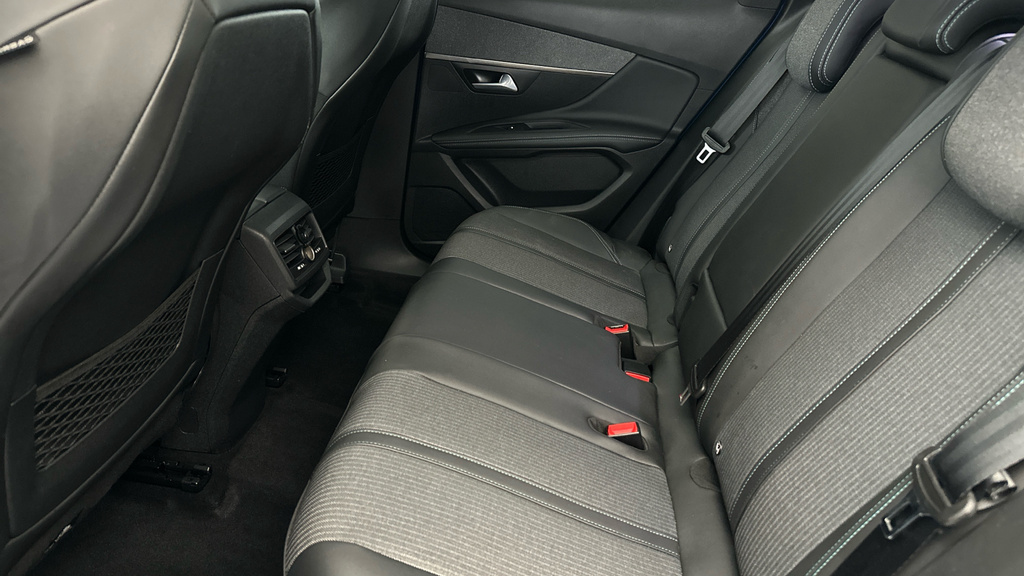 Peugeot 3008 1.2 Puretech Allure Black #21