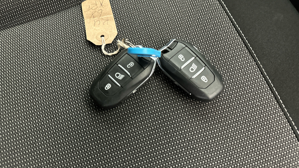 Citroen C3 Aircross 1.2 Puretech 110 Feel 6 Speed Black #28