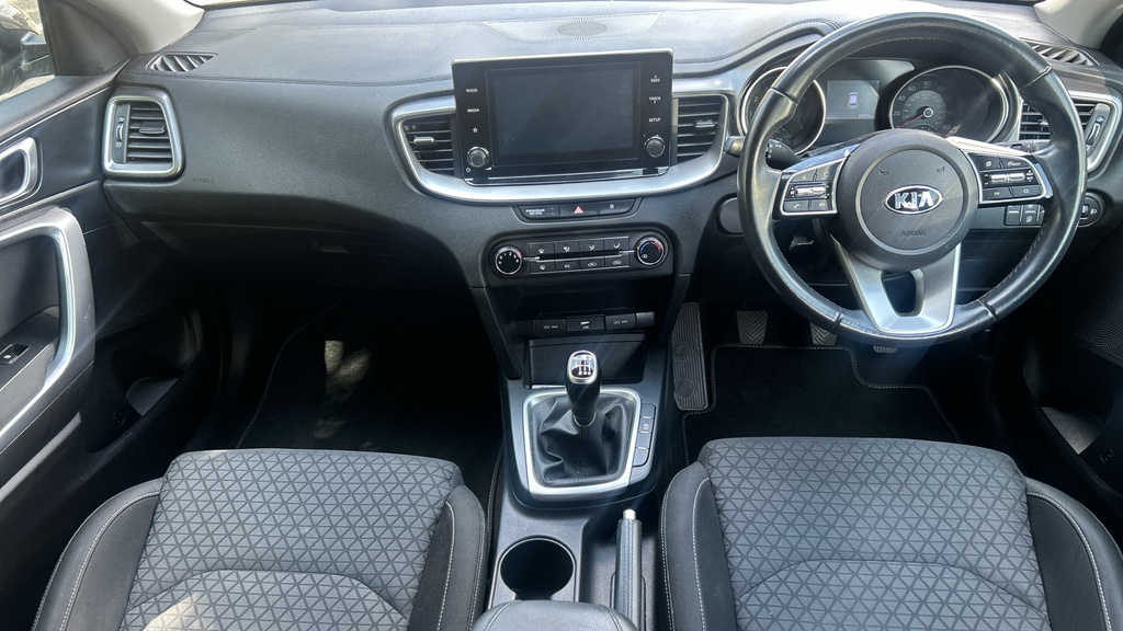 Kia Xceed 1.4 T-gdi 3 Suv Euro 6 Ss 13 Red #16
