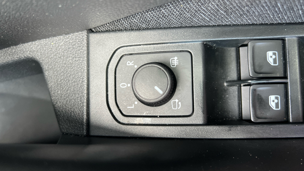 Skoda Kamiq Kamiq 1.0 Tsi 95 Se Edition Grey #3