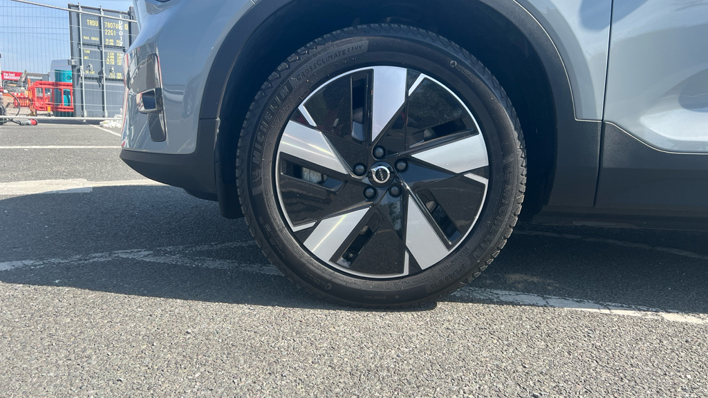Volvo C40 300Kw Twin Ultra 82Kwh Awd Estate Black #19