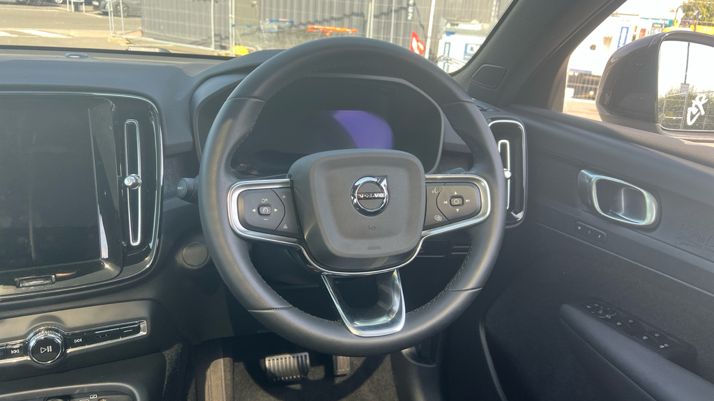 Volvo C40 300Kw Twin Ultra 82Kwh Awd Estate Black #23