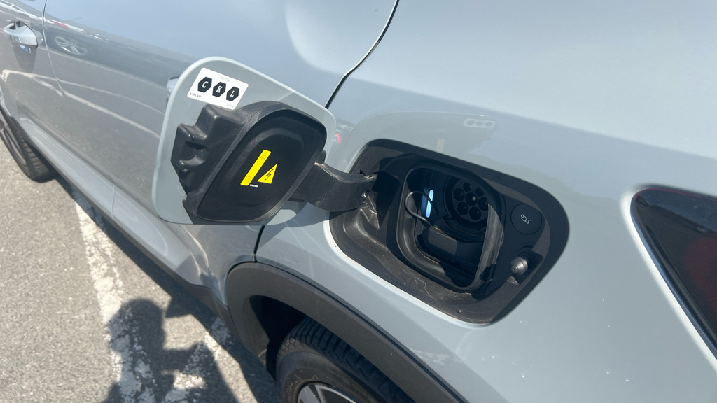 Volvo C40 300Kw Twin Ultra 82Kwh Awd Estate Black #24