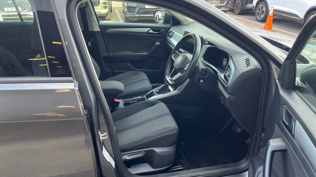 Volkswagen T-Roc 1.0 Tsi Life Suv 110 Ps Grey #9