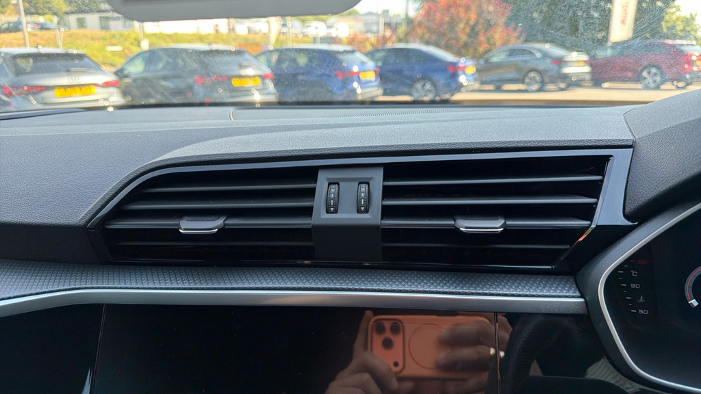 Audi Q3 Sport 35 Tfsi 150 Ps S Tronic White #24